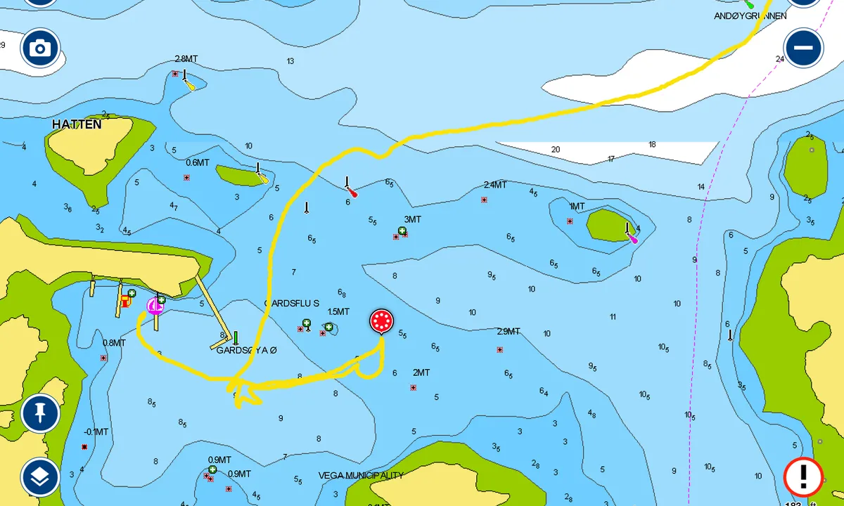Gardsøya Gjestehavn: Be careful! We left the harbour at LW spring and touched a rock (2m) where the chart marks 5,5m….