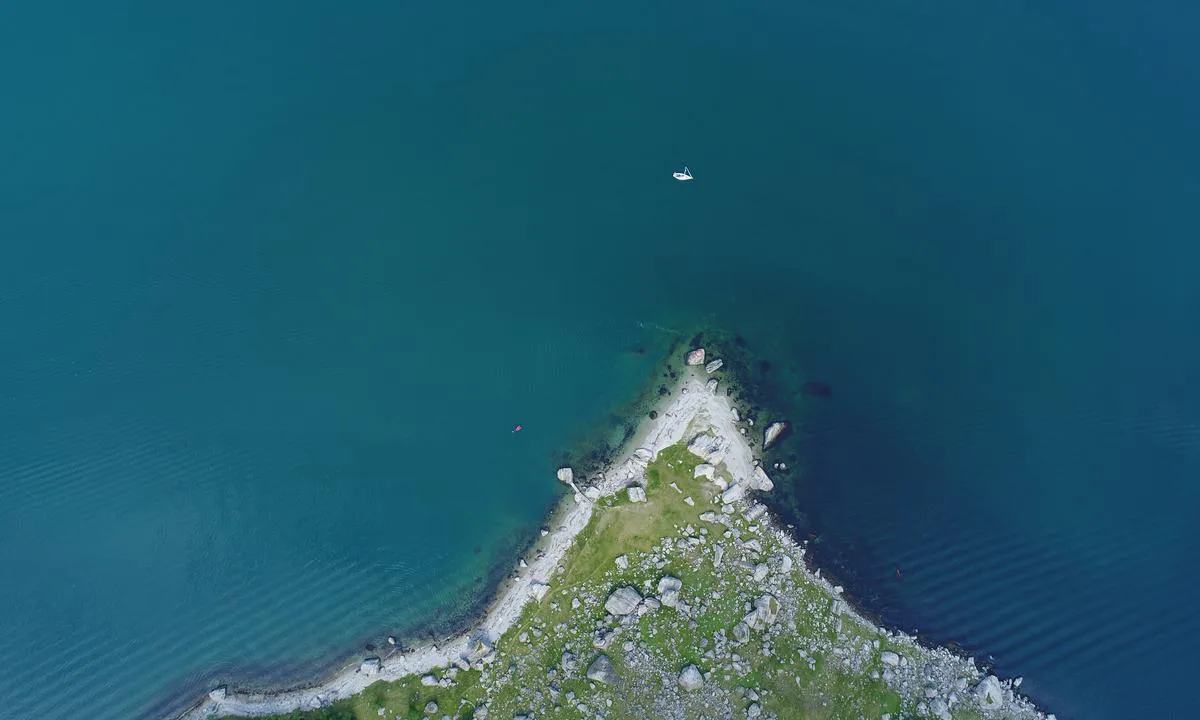 Spektakulær ankringsplass på Geitaneset i Lysefjorden.