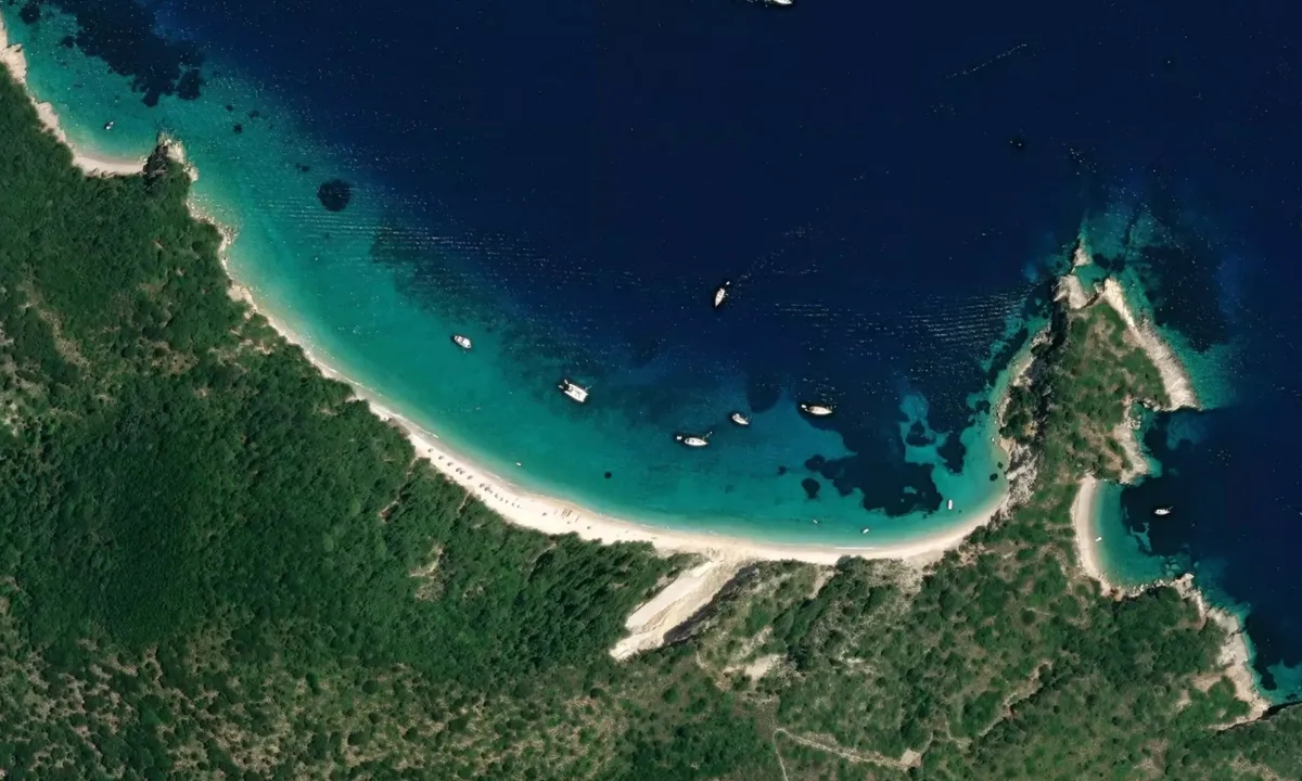 Flyfoto av Gidaki beach