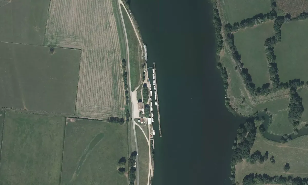 Satelite image of Gigny, the old lock