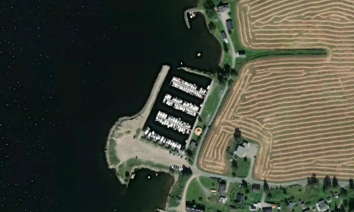 Satelite image of Gillundstranda Småtbåthavn