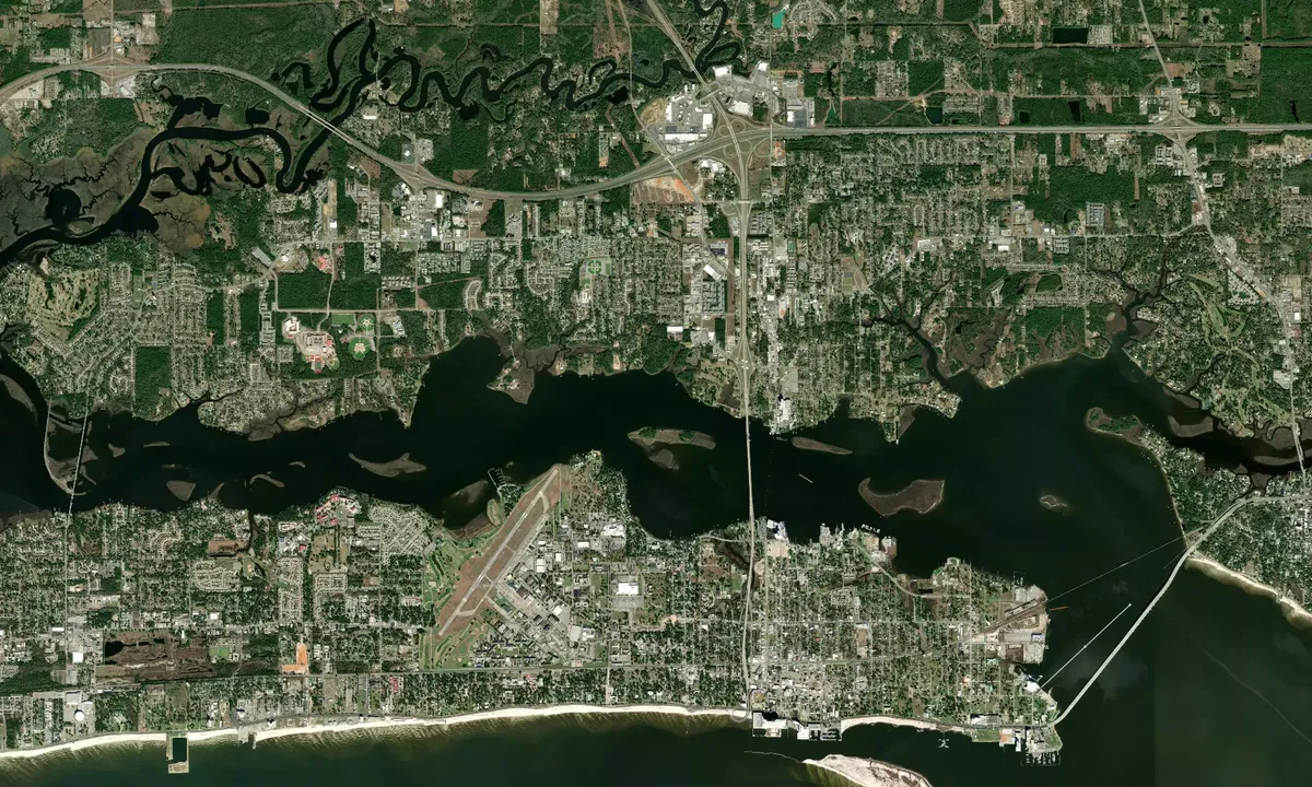 Flyfoto av Goat Island - D'Iberville