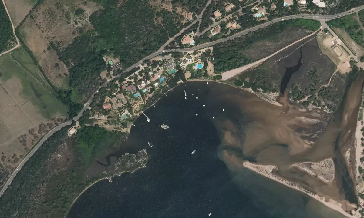 Flyfoto av Golfo Sogno