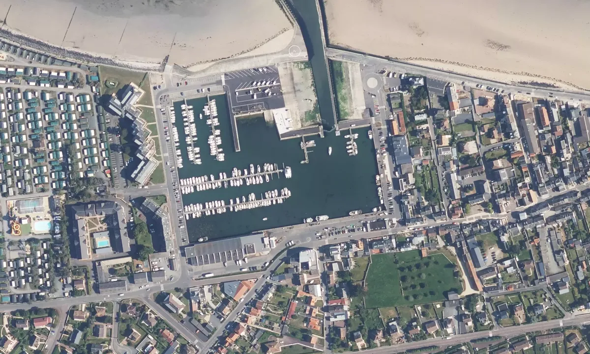 Satelite image of Grandcamp-Maisy
