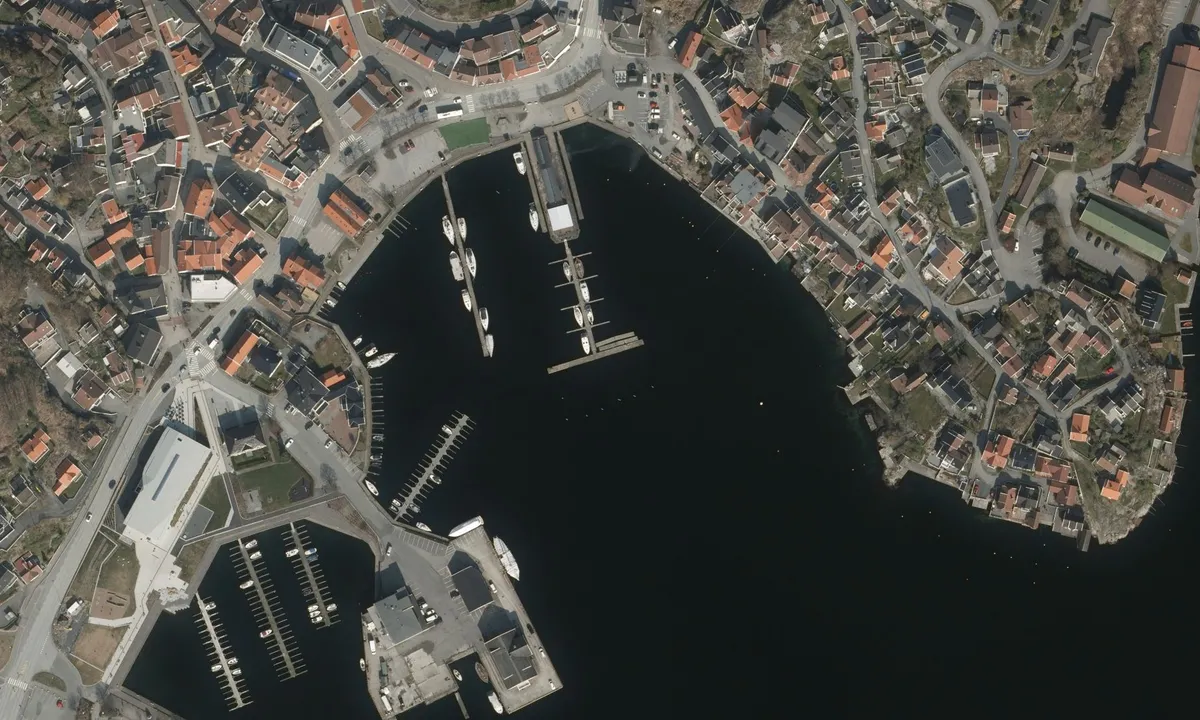 Flyfoto av Grimstad Gjestehavn