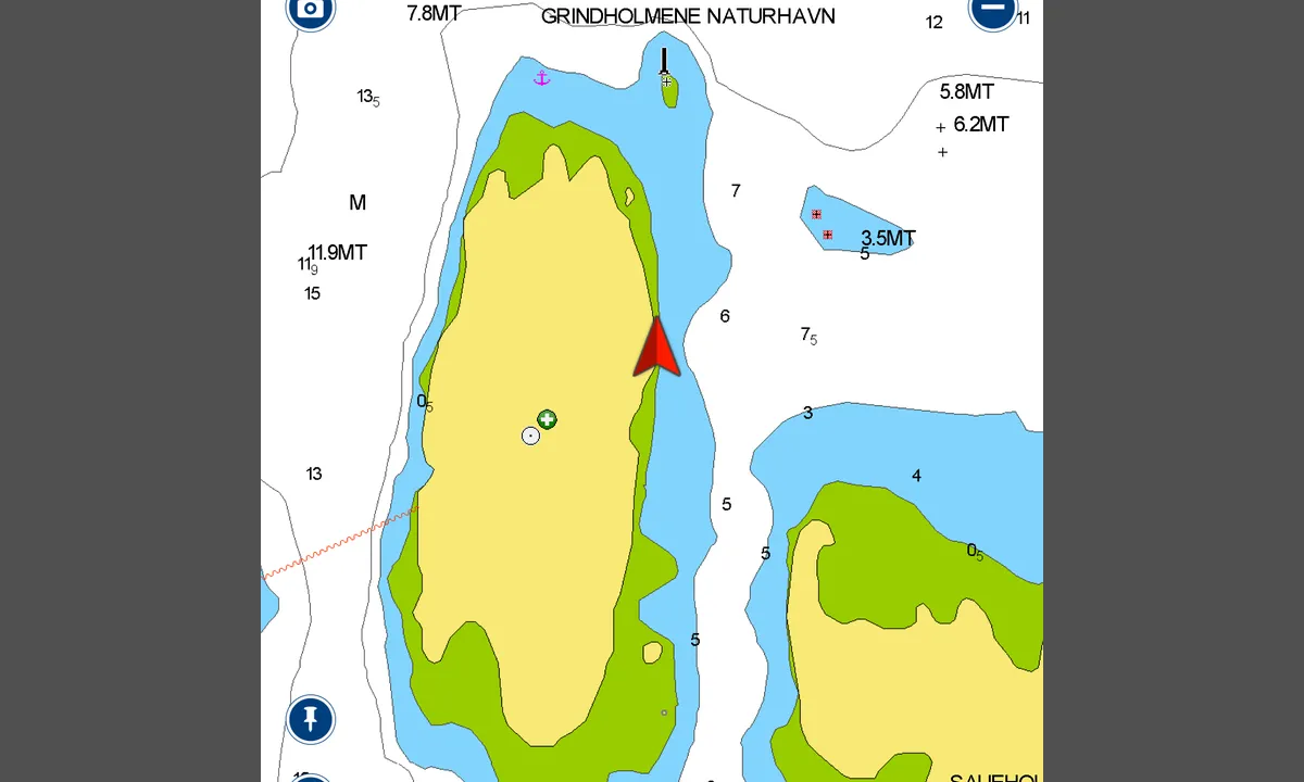 Grindholmene: {"base": "no", "no": "Fleire bolter i sundet, men og p\u00e5 NV sida", "se": "Flera bultar i sundet, men ocks\u00e5 p\u00e5 NV-sidan", "en": "Several mooring bolts in the strait, but also on the NW side", "da": "Flere bolte i sundet, men ogs\u00e5 p\u00e5 NV siden"}