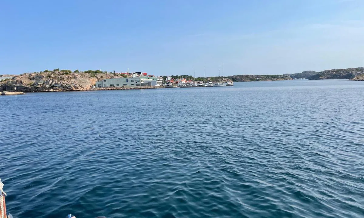 Grötö: Bilde tatt mot nord. Det er en marina like ved, så man må regne med litt båttrafikk og bølger.