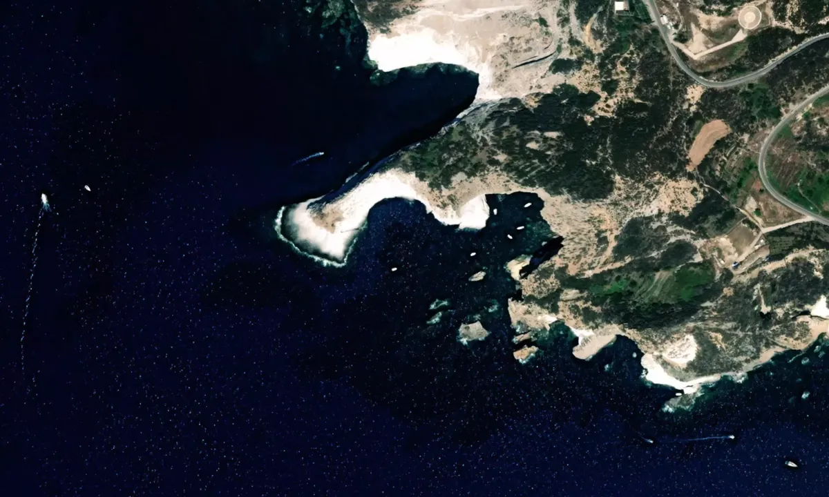 Flyfoto av Grotta Bianca