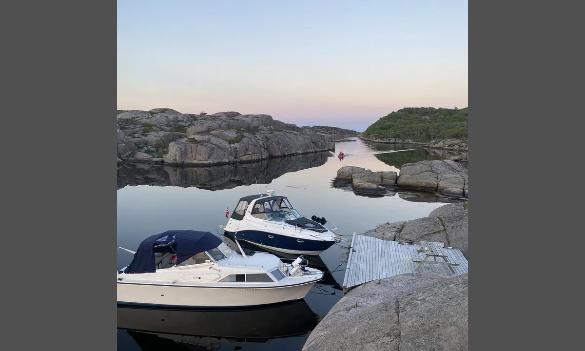 Grunnesund: Dette er den underste brygga. Og du ser mot innløpet(mot øst).