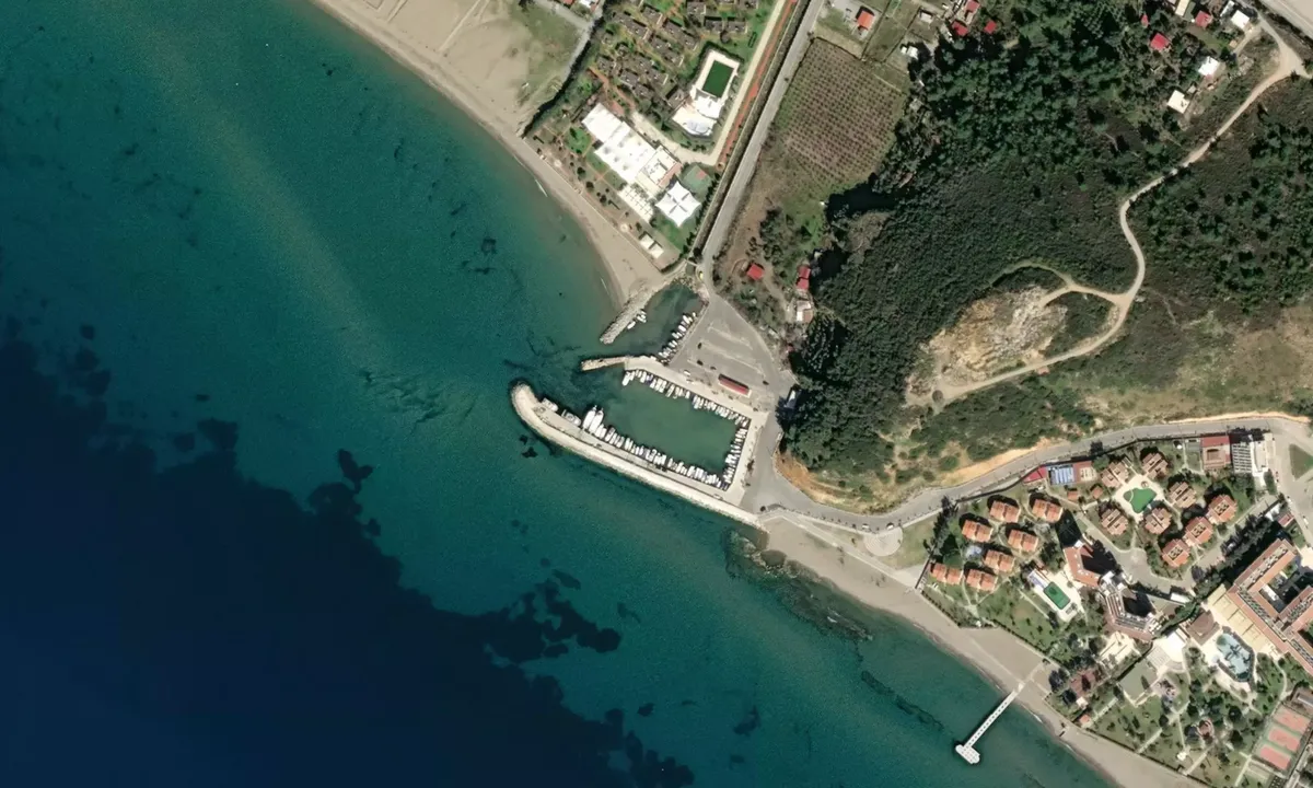 Flyfoto av Gümüldür Balıkçı Barınağı