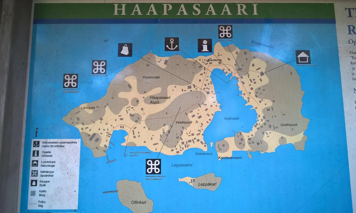 Haapasaari: {"base": "en", "no": "Innseilingen til lagunen er meget trang og grunn, 1,5m dypg\u00e5ende er ok, sjekk vannstanden og kartet. Gjestehavnen er merket med et anker. Havnesjefen er p\u00e5 den andre siden av bukten ved butikken.", "se": "Inloppet till lagunen \u00e4r mycket tr\u00e5ngt och grunt, 1,5 m djupg\u00e5ende \u00e4r okej, kontrollera vattenniv\u00e5n och sj\u00f6kortet. G\u00e4stbryggan \u00e4r markerad med ankare. Hamnkaptenen finns p\u00e5 andra sidan bukten vid butiken.", "en": "Enterance to lagoon is very tight and shallow, 1,5m draft is ok, check water level and chart. visitor pier is marked with anchor. Harbour master is in the other side of the bay at the butik (shop).", "da": "Indgangen til lagunen er meget smal og lavvandet, 1,5m dybgang er ok, tjek vandstand og kort. Bes\u00f8gsbroen er markeret med et anker. Havnemesteren er p\u00e5 den anden side af bugten ved butikken."}