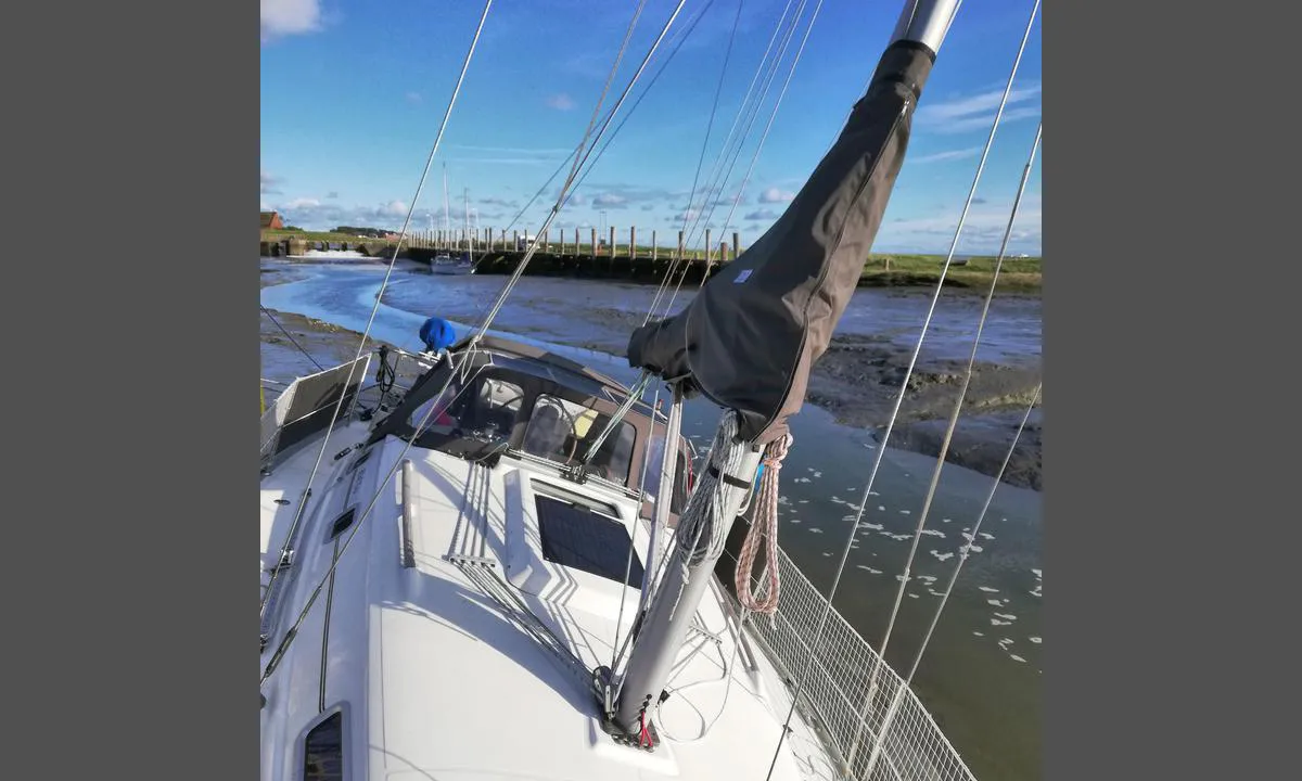 Hallig Hooge: {"base": "en", "no": "Sp\u00f8r havnesjefen hvor du kan fort\u00f8ye!", "se": "Fr\u00e5ga hamnkaptenen var du kan f\u00f6rt\u00f6ja!", "en": "Ask the harbormaster where you can moor!", "da": "Sp\u00f8rg havnemesteren, hvor du kan l\u00e6gge til!"}