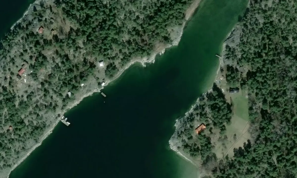 Satelite image of Hallonholmen