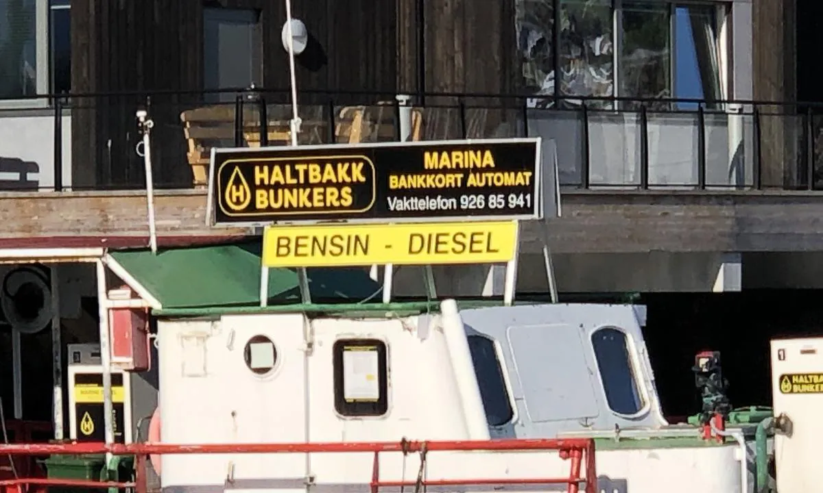 {"base": "no", "no": "Kontaktinformasjon for Haltbakk Bunkers.", "se": "Kontaktinformation f\u00f6r Haltbakk Bunkers.", "en": "Contact information for Haltbakk Bunkers.", "da": "Kontaktinformation for Haltbakk Bunkers."}