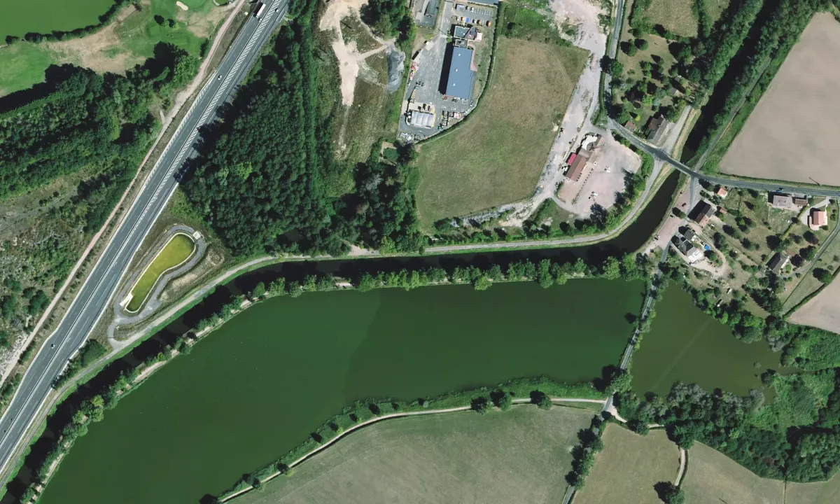Flyfoto av Halte de L'étang de Montchanin