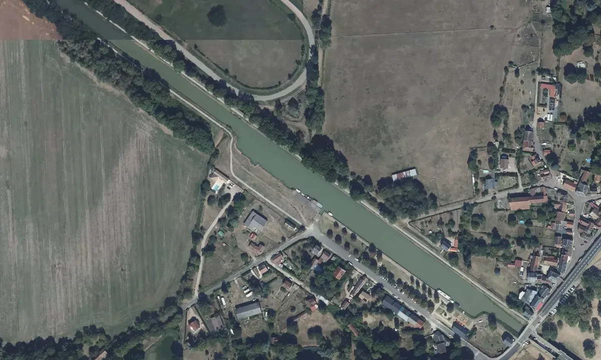 Satelite image of Halte Le Guetin