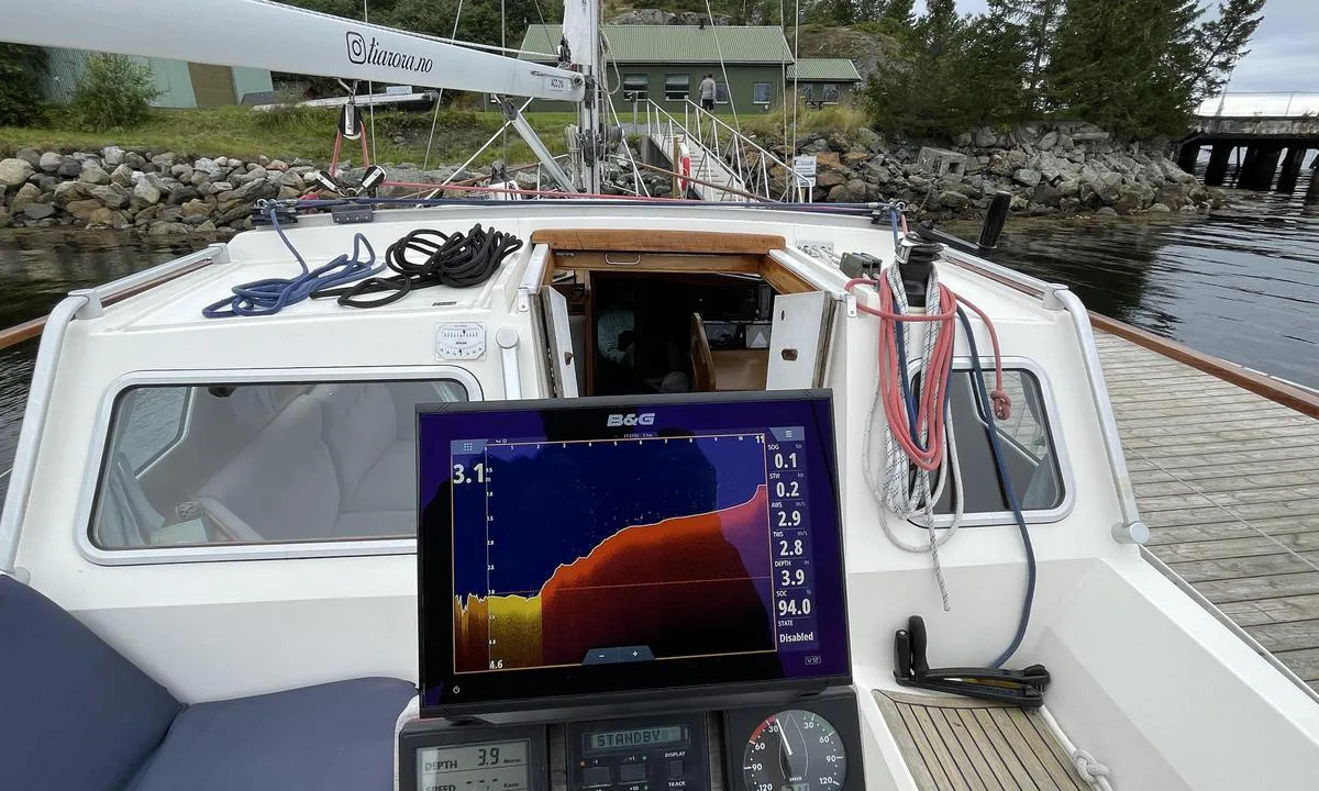 Håmmårsbukta: {"base": "no", "no": "Grei dybde selv p\u00e5 innersiden av flytebrygga", "se": "Bra djup \u00e4ven p\u00e5 insidan av flytbryggan", "en": "Decent depth even on the inner side of the floating dock", "da": "God dybde selv p\u00e5 indersiden af flydebroen"}