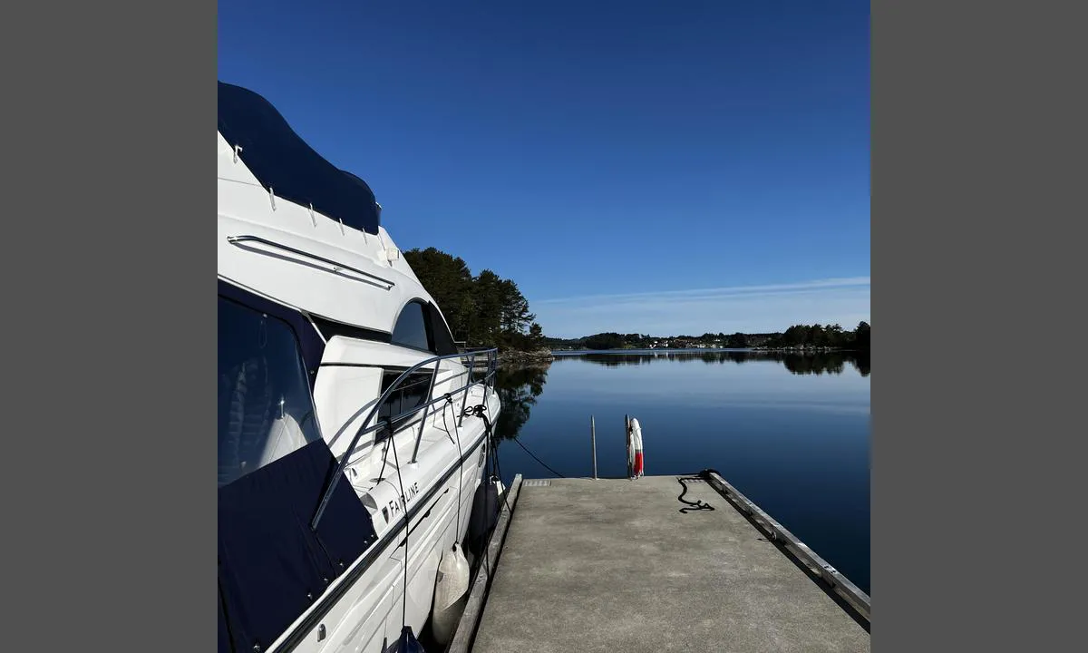 Hamnarholmen: {"base": "no", "no": "En vakker morgen p\u00e5 Holmen .", "se": "En vacker morgon p\u00e5 Holmen.", "en": "A beautiful morning at Holmen.", "da": "En smuk morgen p\u00e5 Holmen."}