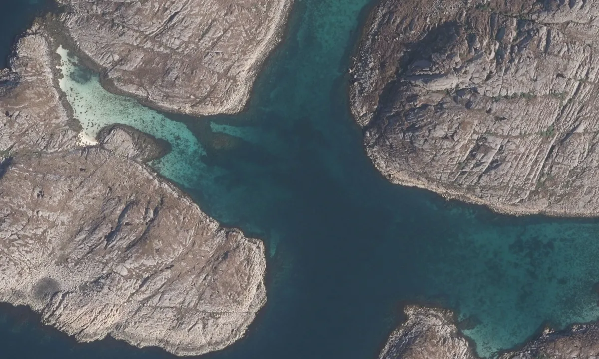 Flyfoto av Hamnøya