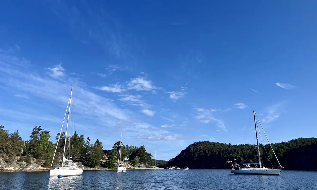 Hankøsundet: {"base": "no", "no": "Bildet er tatt mot nord", "se": "Bildet \u00e4r taget mot norr", "en": "The picture is taken facing north", "da": "Billedet er taget mod nord"}