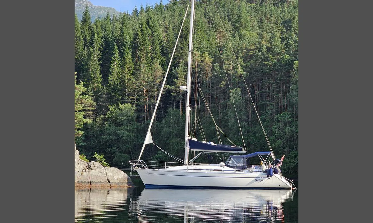 Hattvågsholmen: {"base": "no", "no": "S/Y Senja ved Hattav\u00e5gsholmen", "se": "S/Y Senja vid Hattav\u00e5gsholmen", "en": "S/Y Senja at Hattav\u00e5gsholmen", "da": "S/Y Senja ved Hattav\u00e5gsholmen", "fr": "S/Y Senja pr\u00e8s de Hattav\u00e5gsholmen", "de": "S/Y Senja bei Hattav\u00e5gsholmen", "es": "S/Y Senja en Hattav\u00e5gsholmen", "it": "S/Y Senja presso Hattav\u00e5gsholmen", "pt": "S/Y Senja em Hattav\u00e5gsholmen", "nl": "S/Y Senja bij Hattav\u00e5gsholmen", "pl": "S/Y Senja przy Hattav\u00e5gsholmen", "uk": "S/Y Senja \u0431\u0456\u043b\u044f \u043e\u0441\u0442\u0440\u043e\u0432\u0430 \u0425\u0430\u0442\u0442\u0430\u0433\u0432\u0430\u0433\u0441\u0433\u043e\u043b\u043c\u0435\u043d", "ro": "S/Y Senja la Hattav\u00e5gsholmen", "tr": "S/Y Senja Hattav\u00e5gsholmen'de", "el": "S/Y Senja \u03c3\u03c4\u03bf Hattav\u00e5gsholmen", "cs": "S/Y Senja u Hattav\u00e5gsholmen", "hu": "S/Y Senja a Hattav\u00e5gsholmenn\u00e9l", "fi": "S/Y Senja Hattav\u00e5gsholmenilla", "bg": "\u042f\u0445\u0442\u0430\u0442\u0430 S/Y Senja \u043f\u0440\u0438 \u0425\u0430\u0442\u0430\u0432\u043e\u0433\u0441\u0445\u043e\u043b\u043c\u0435\u043d", "sr": "\u0408/\u0431 \u0421\u0435\u043d\u0458\u0430 \u043a\u043e\u0434 \u0425\u0430\u0442\u0430\u0432\u043e\u0433\u0441\u0445\u043e\u043b\u043c\u0435\u043d\u0430", "et": "S/Y Senja Hattav\u00e5gsholmenis", "lv": "S/Y Senja pie Hattev\u0101gsholmenes", "lt": "S/Y Senja prie Hattav\u00e5gsholmen"}