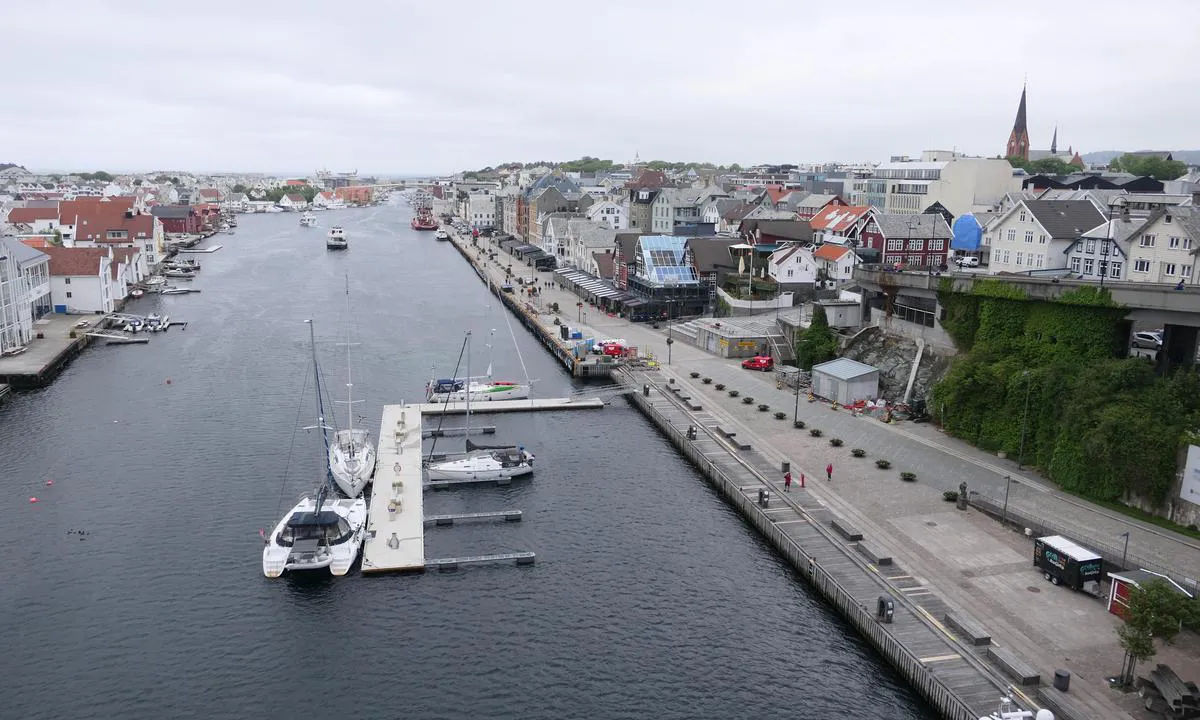 Haugesund - Smedasundet: {"base": "en", "no": "\u00e5r 2022", "se": "\u00e5r 2022", "en": "year 2022", "da": "\u00e5r 2022"}