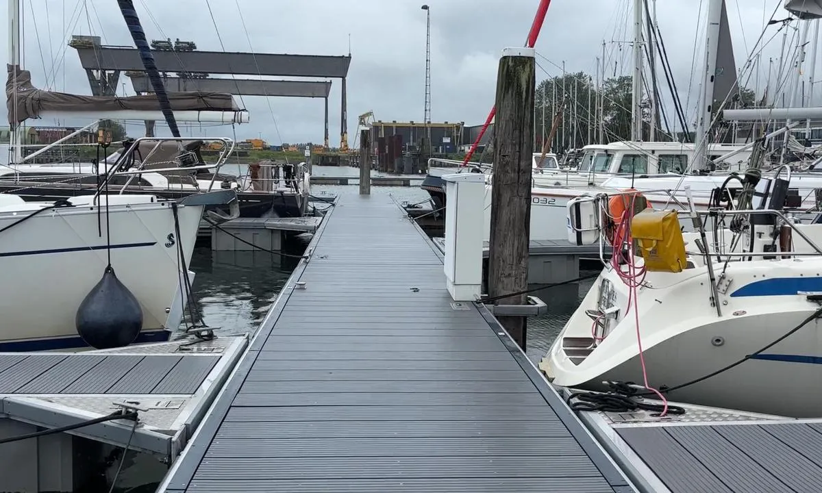 Haven Kats: {"base": "se", "no": "Brygger med \u201dfingre\u201d", "se": "Bryggor med \u201dfingrar\u201d", "en": "<p>Docks with 'fingers'</p>", "da": "Broer med \u201dfingre\u201d"}