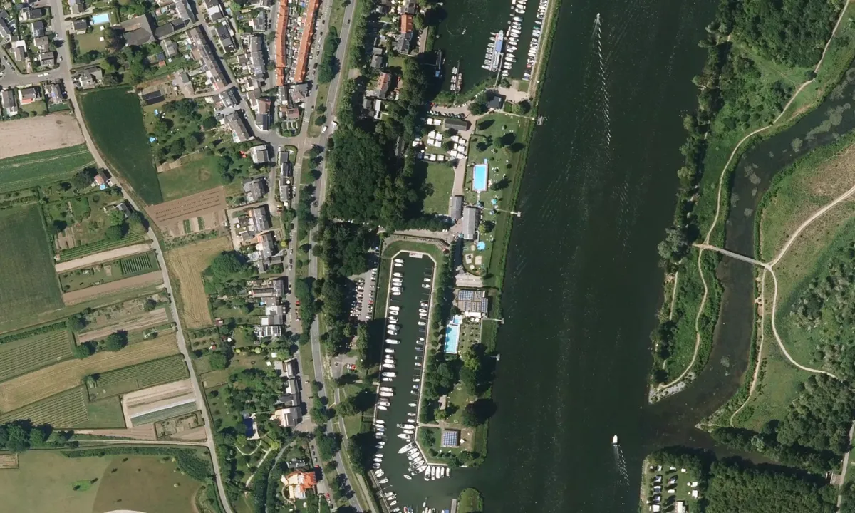 Flyfoto av Haven MCC Maastricht