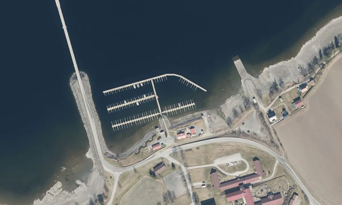 Flyfoto av Helgøy marina 1
