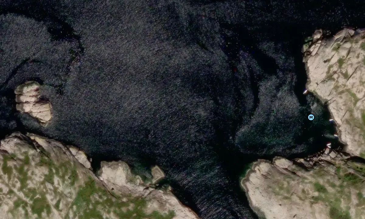 Satelite image of Hellersøy
