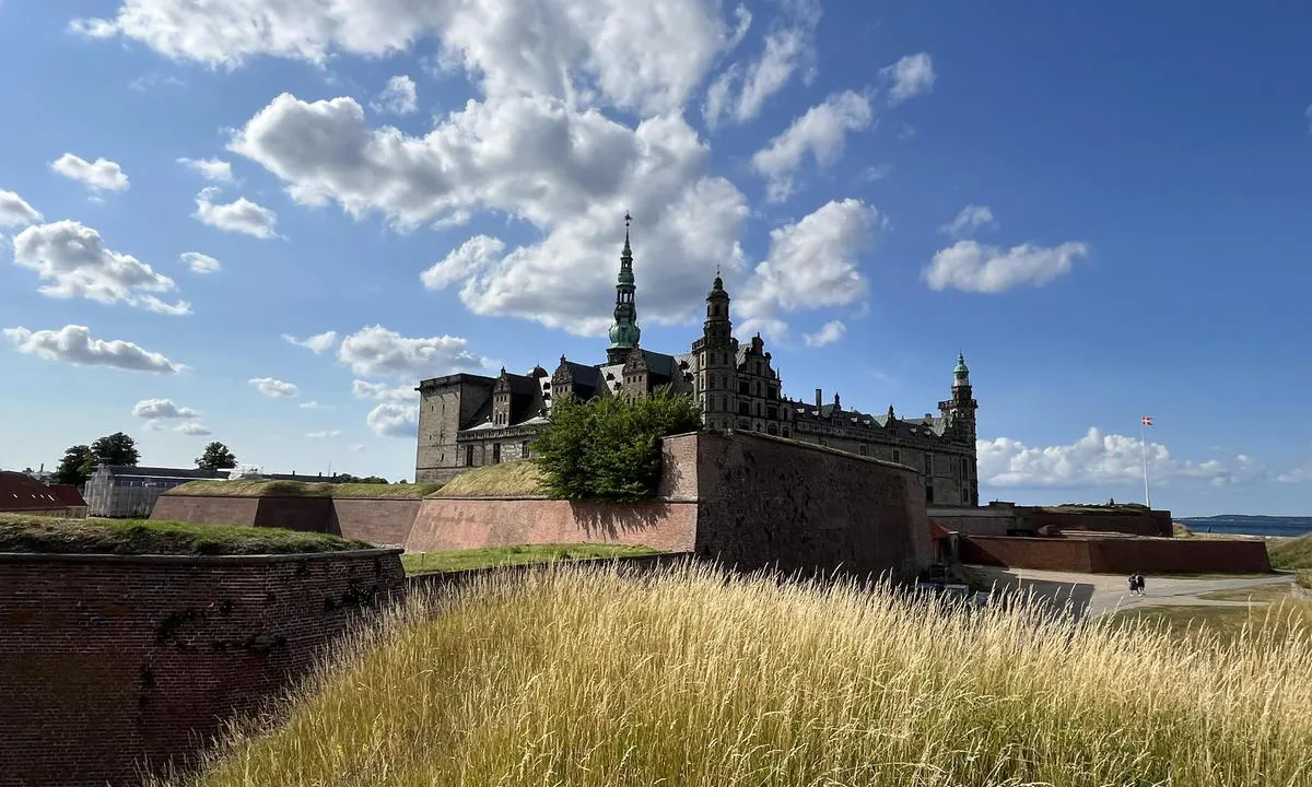 Helsingør Nordhavn: Et besøk på Kronborg slott er å anbefale. Noe guiding / intro er inkludert i billetten (dansk og på engelsk).