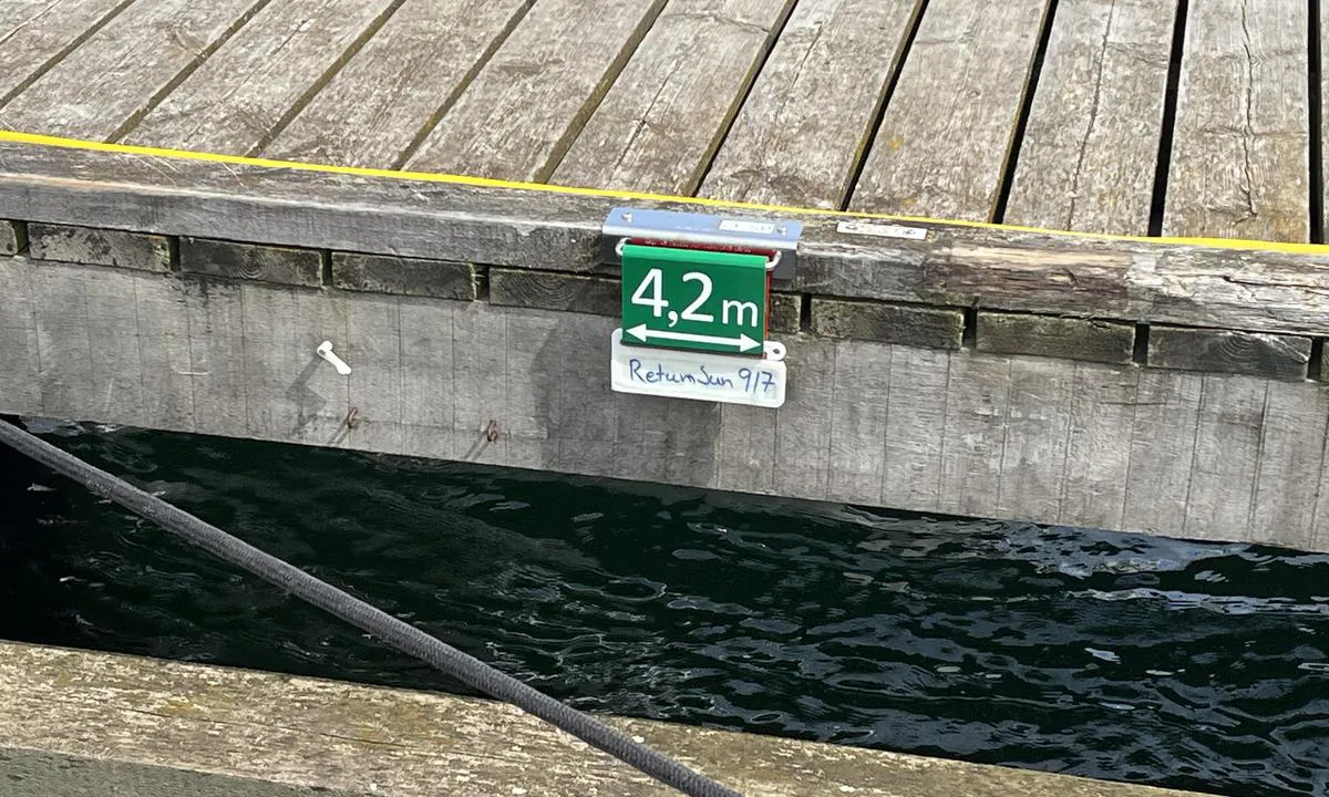 Helsingør Nordhavn: {"base": "no", "no": "Plassene som er ledige er merket som dette. Sjekk n\u00e5r eier er tilbake! Kan v\u00e6re samme dag, eller om uker.", "se": "Platserna som \u00e4r lediga \u00e4r markerade som detta. Kolla n\u00e4r \u00e4garen \u00e4r tillbaka! Kan vara samma dag, eller om veckor.", "en": "The available spots are marked like this. Check when the owner is returning! It could be the same day, or in a few weeks.", "da": "Pladserne, der er ledige, er markeret som dette. Tjek, hvorn\u00e5r ejeren er tilbage! Det kan v\u00e6re samme dag eller om uger."}