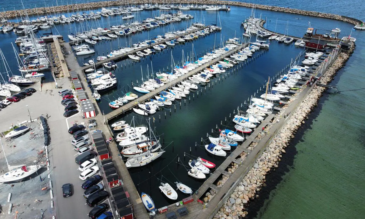 Helsingør Nordhavn: {"base": "da", "no": "Helsing\u00f8r sett fra \u00f8st", "se": "Helsing\u00f6r sett fr\u00e5n \u00f6ster", "en": "Helsing\u00f8r seen from the east", "da": "Helsing\u00f8r set fra \u00f8st"}