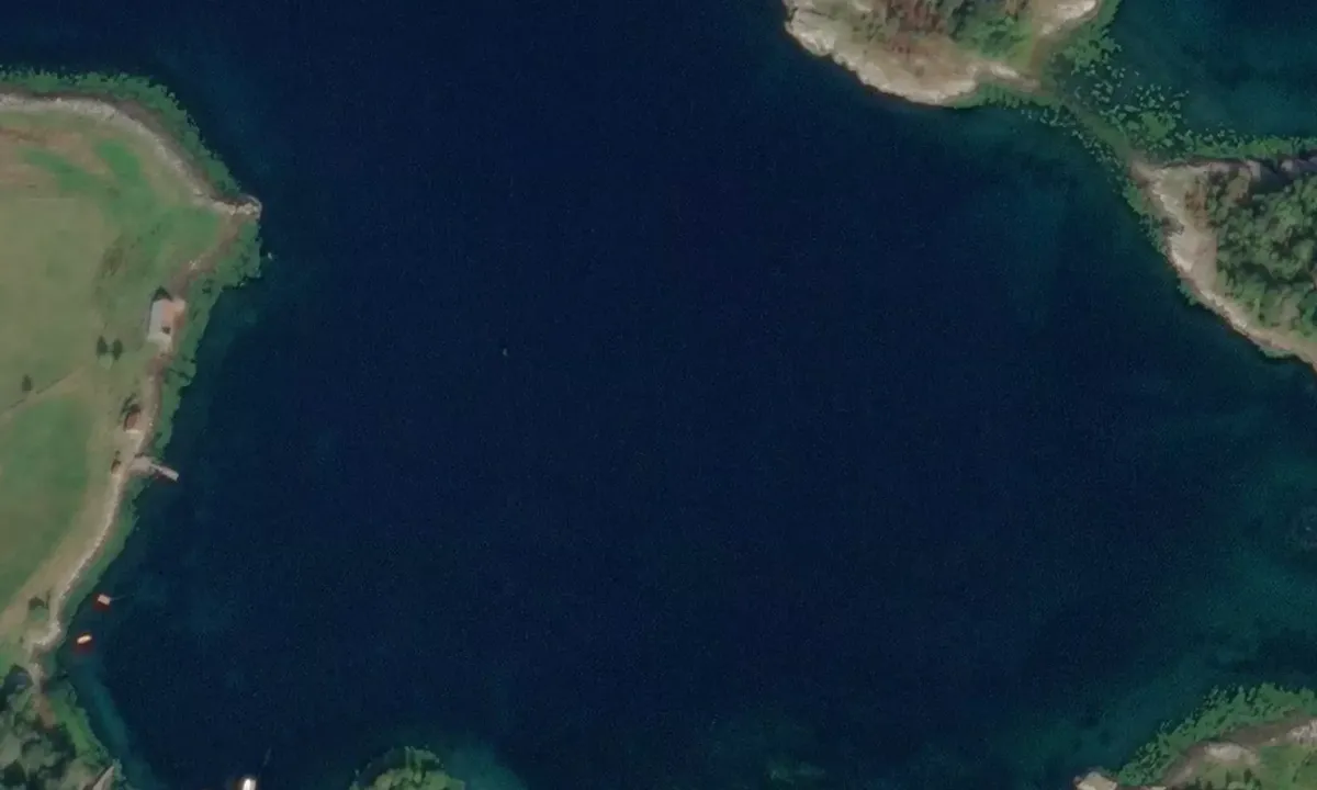 Satelite image of Hennsetholmen