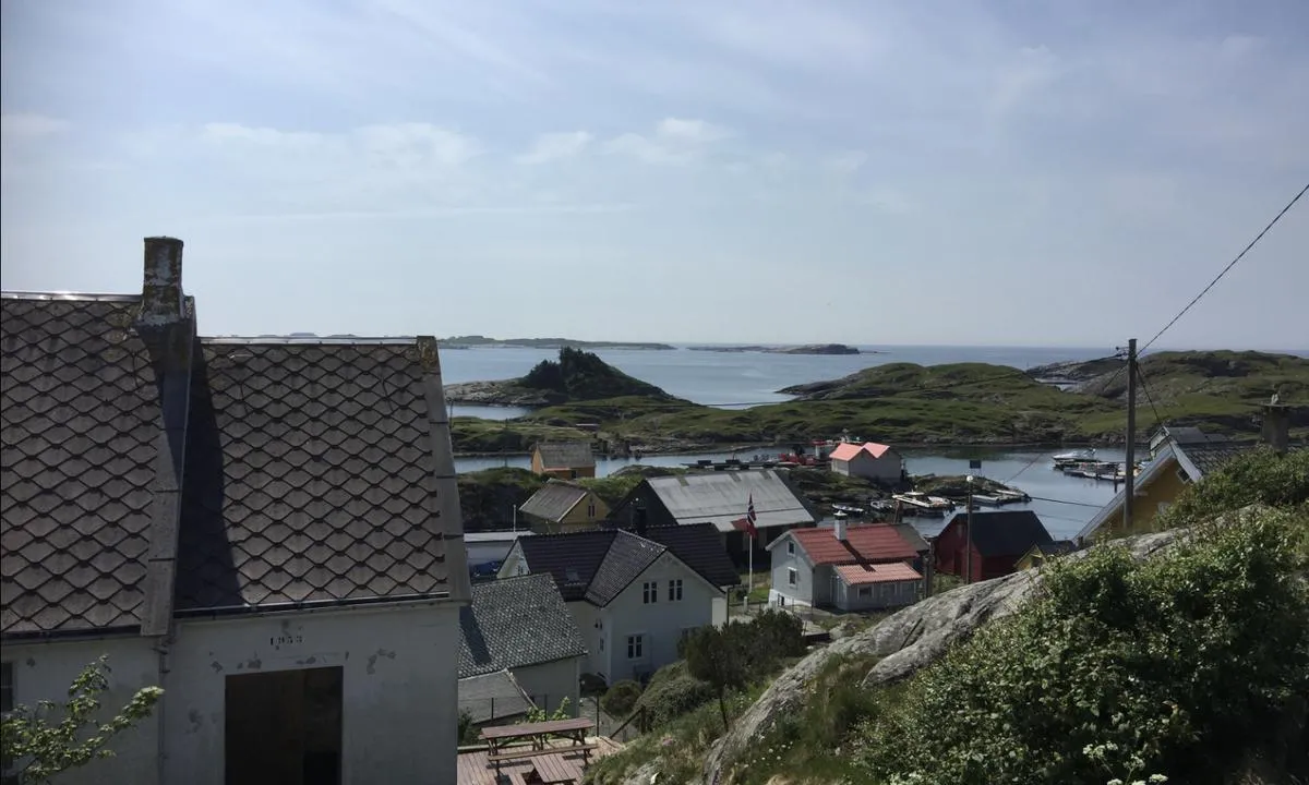 Hernar: {"base": "no", "no": "Fine veier og flott utsikt", "se": "Fina v\u00e4gar och fantastisk utsikt", "en": "Nice roads and great views", "da": "Gode veje og flot udsigt"}