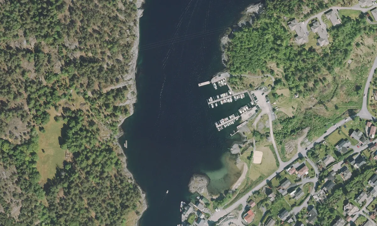 Flyfoto av Herøysundet Båthavn