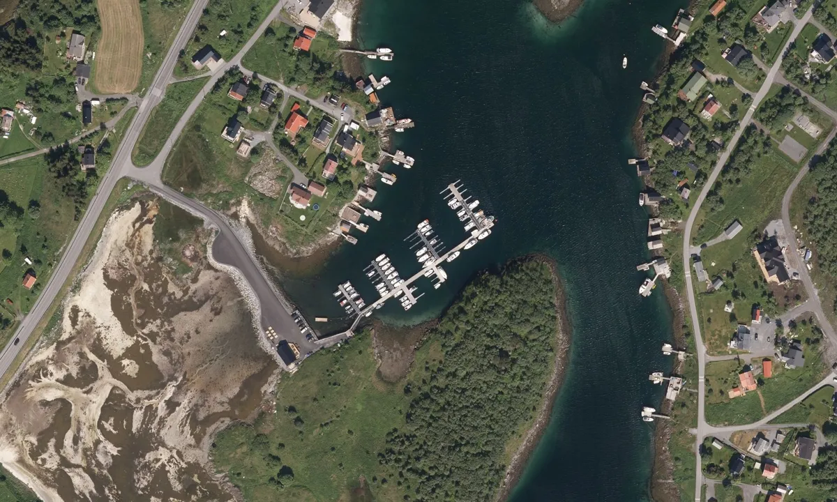 Flyfoto av Herøysundet Marina