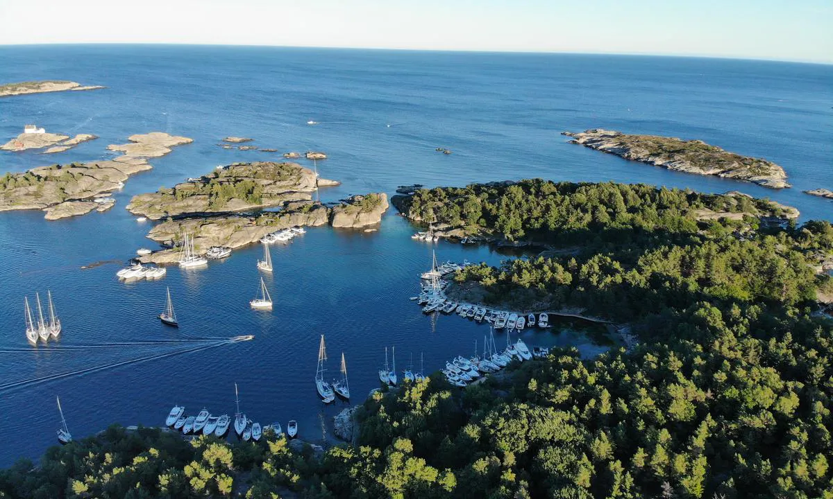 {"base": "no", "no": "Hestholmbukta juli 2020.", "se": "Hestholmsbukten juli 2020.", "en": "Hestholmbukta July 2020.", "da": "Hestholmbugten juli 2020."}