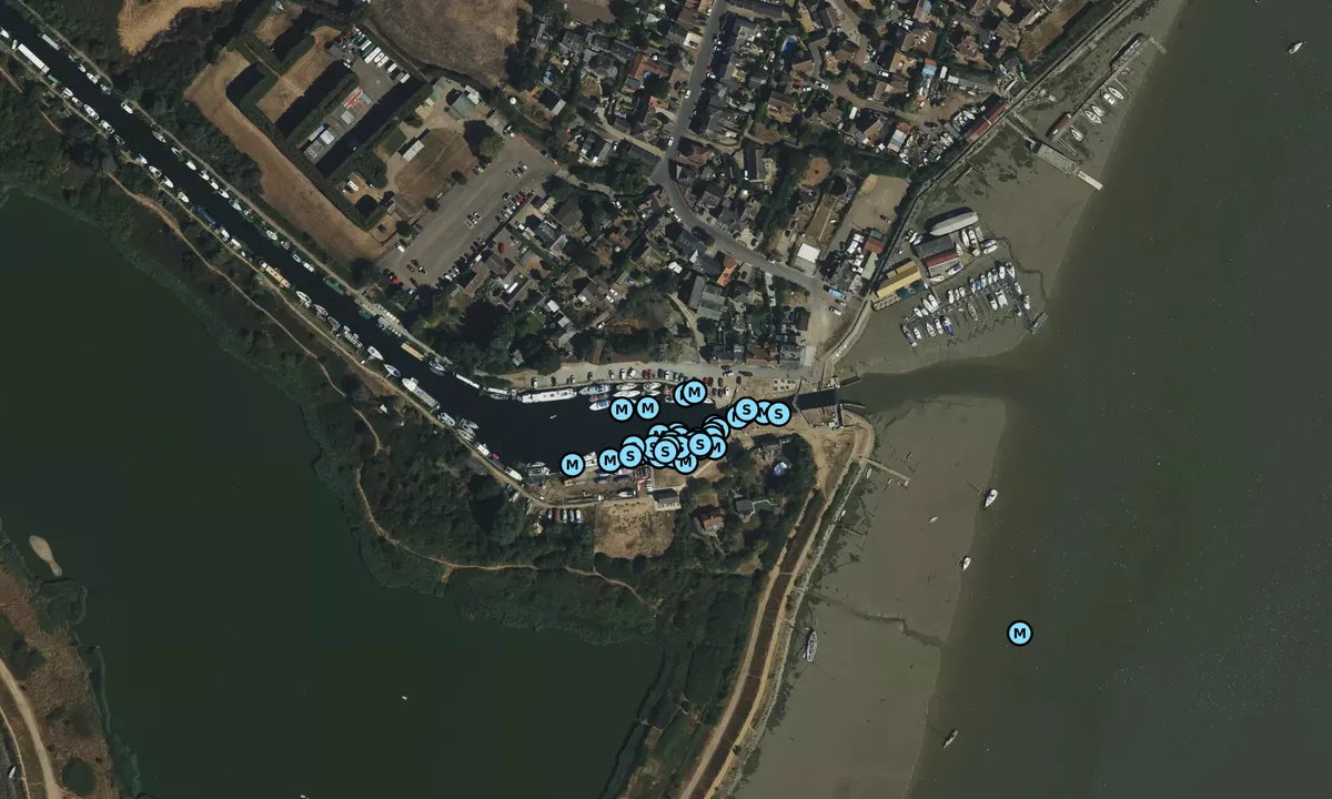 Flyfoto av Heybridge Lock