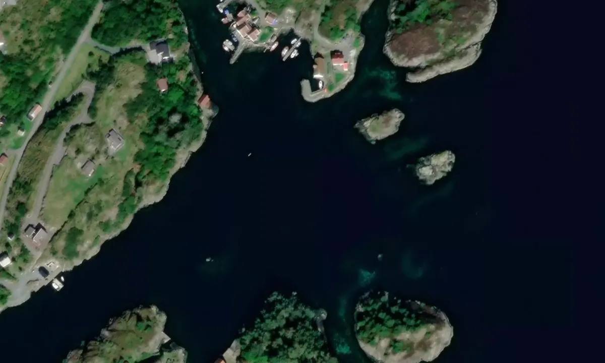 Satelite image of Hiksasundet