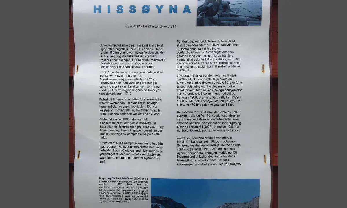 Hissøyna: Info skilt på kaien.