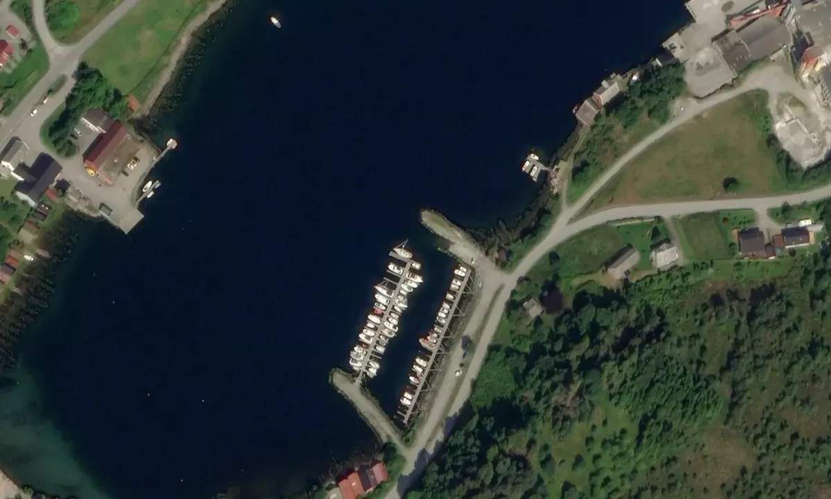 Flyfoto av Hjørungavåg Gjestehavn