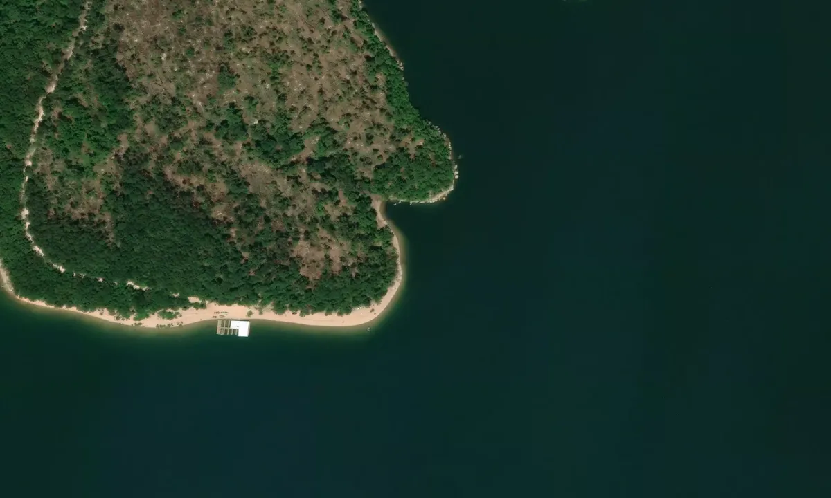 Satelite image of Holiday Hills Point Beach