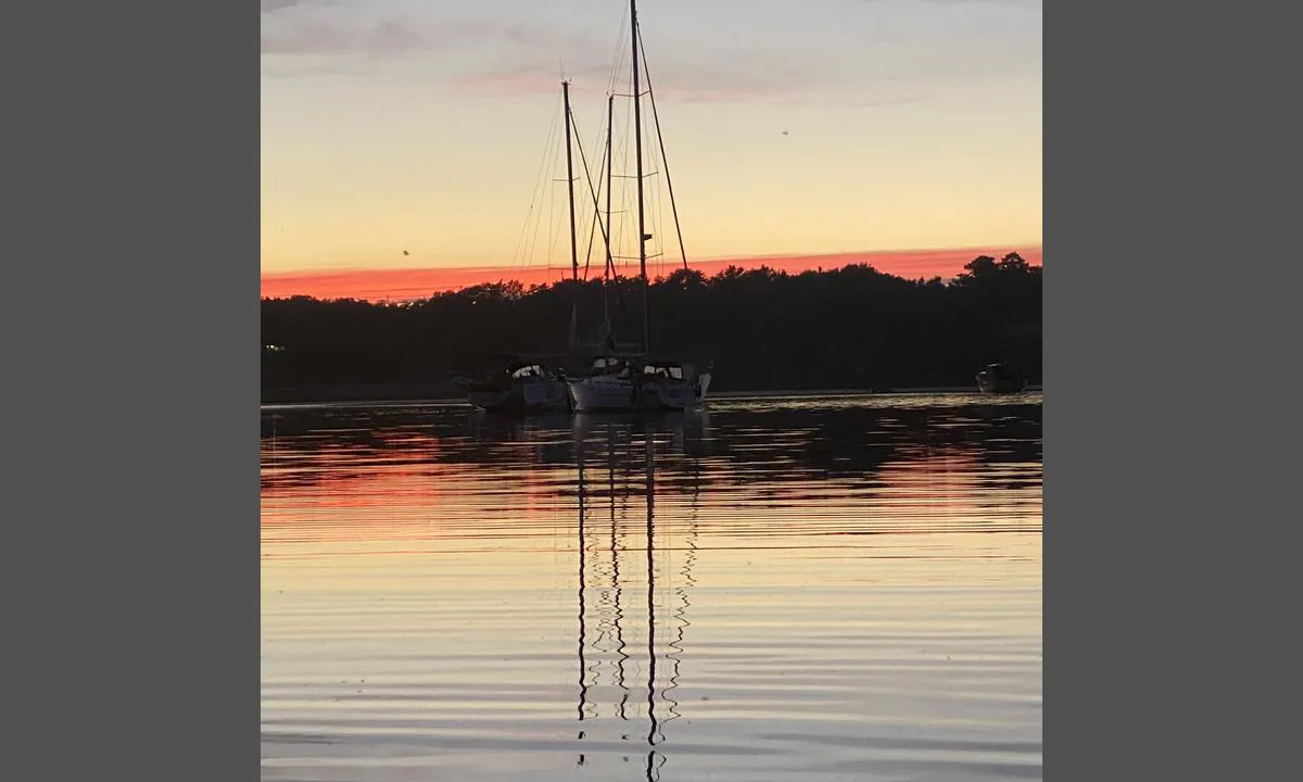 Holtekilen: {"base": "no", "no": "Flott sted for seilb\u00e5ter som vil ligge p\u00e5 svai", "se": "Fin plats f\u00f6r segelb\u00e5tar som vill ligga p\u00e5 svaj", "en": "Great place for sailboats that want to anchor", "da": "Flot sted for sejlb\u00e5de, der gerne vil ligge for svaj"}