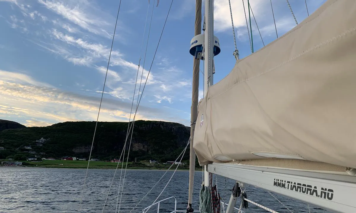 Hosnavik: {"base": "no", "no": "Men flott i fralandsvind.", "se": "Men flott i fr\u00e5nlandsvind.", "en": "But great in offshore wind.", "da": "Men flot i fralandsvind."}