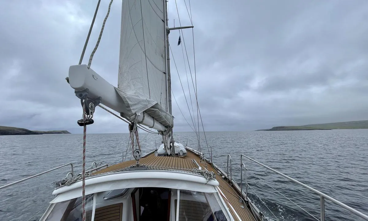 Hoswick: {"base": "en", "no": "Bukten er \u00e5pen mot s\u00f8r\u00f8st", "se": "Viken \u00e4r \u00f6ppen mot sydost", "en": "The Bay is open towards the Southeast", "da": "Bugten er \u00e5ben mod syd\u00f8st"}