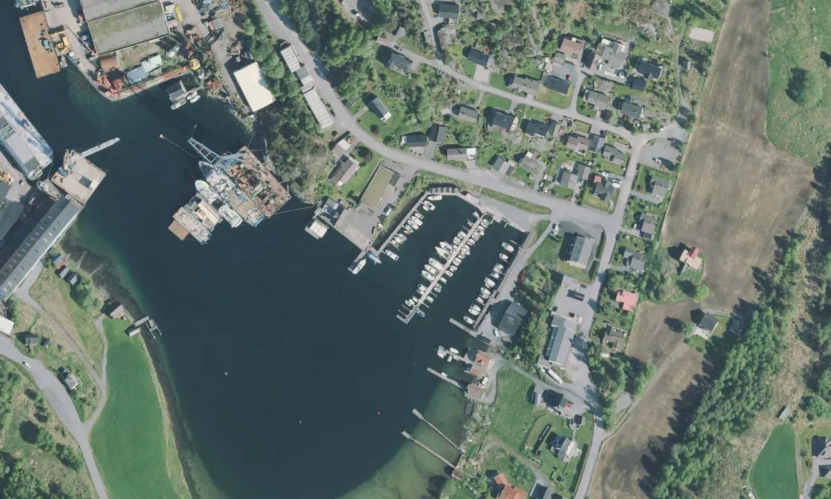 Flyfoto av Høylandsbygd Båthavn