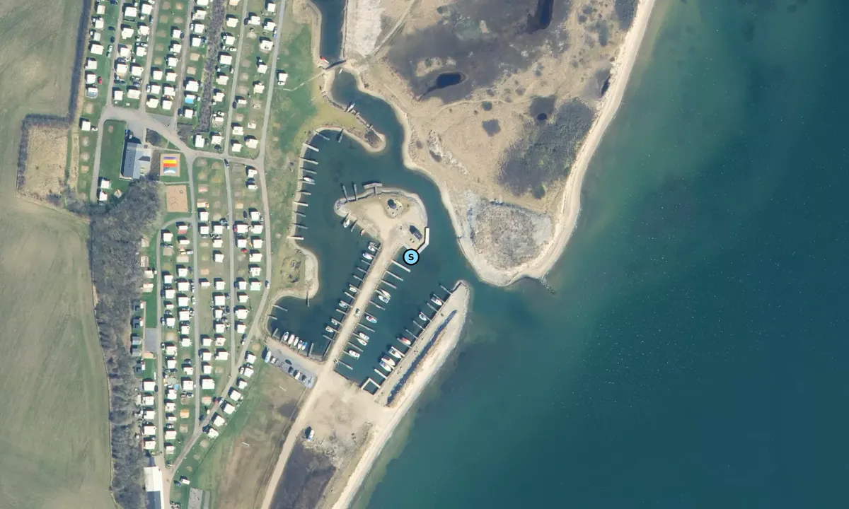 Satelite image of Humlum Havn