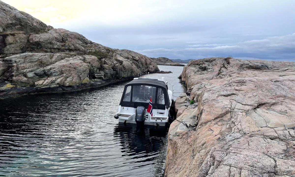 Hundsøy - Store Hummerholmen: «Smalsundet» - naturlig brygge