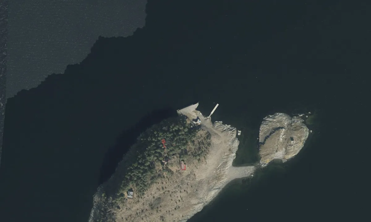 Flyfoto av Husbergøya